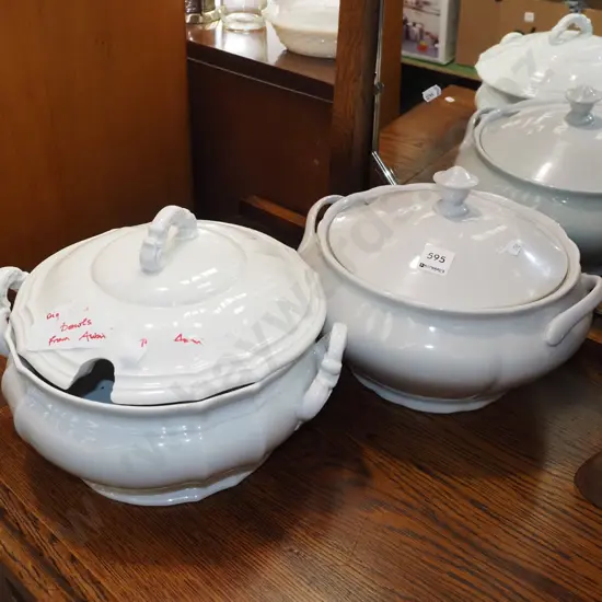2x lidded soup tureens