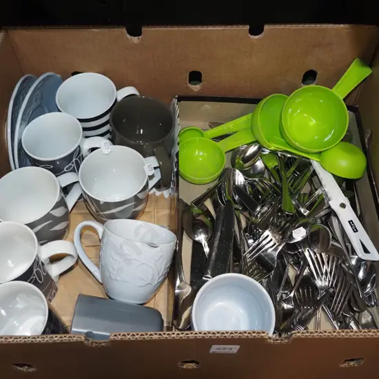 box; coffee cups, measuring spoopns etc