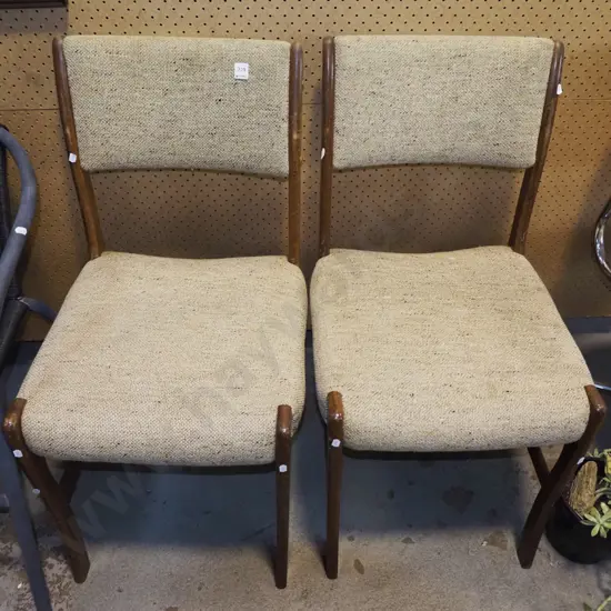 2x woollen upholstered reception chairs