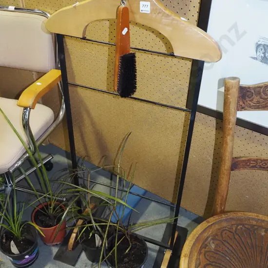 valet stand and brush