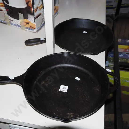 2x cast iron frying pans