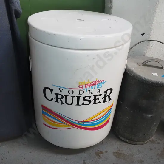 Vodka Cruiser promotional ice bucket/sum umbrella stand H700 Diam500