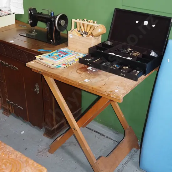 rimu foldaway table H760 W680 D610 - marks on top