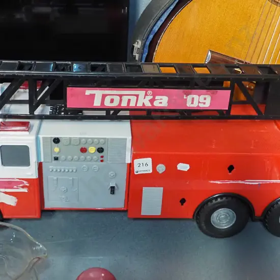 plastic Tonka fire engine L780