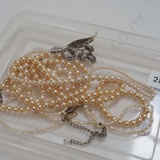 tray of costume jewellery