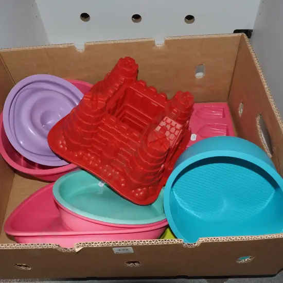 box; rubber cake tins, moulds