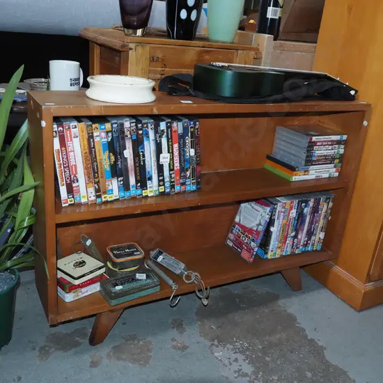 small rimu bookcase H630 W920 