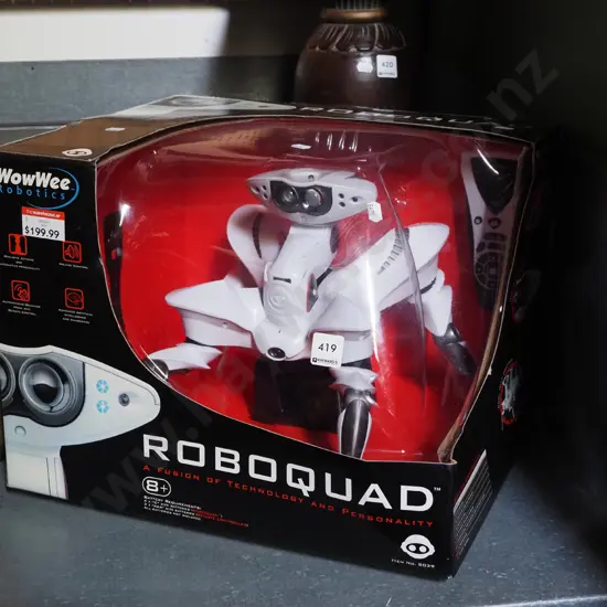 boxed  Robo Quad robot - damage to box
