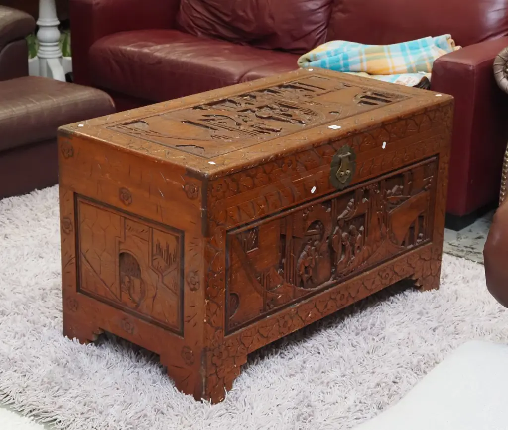 camphorwood blanket box H620 W1030 D530 Image 1++