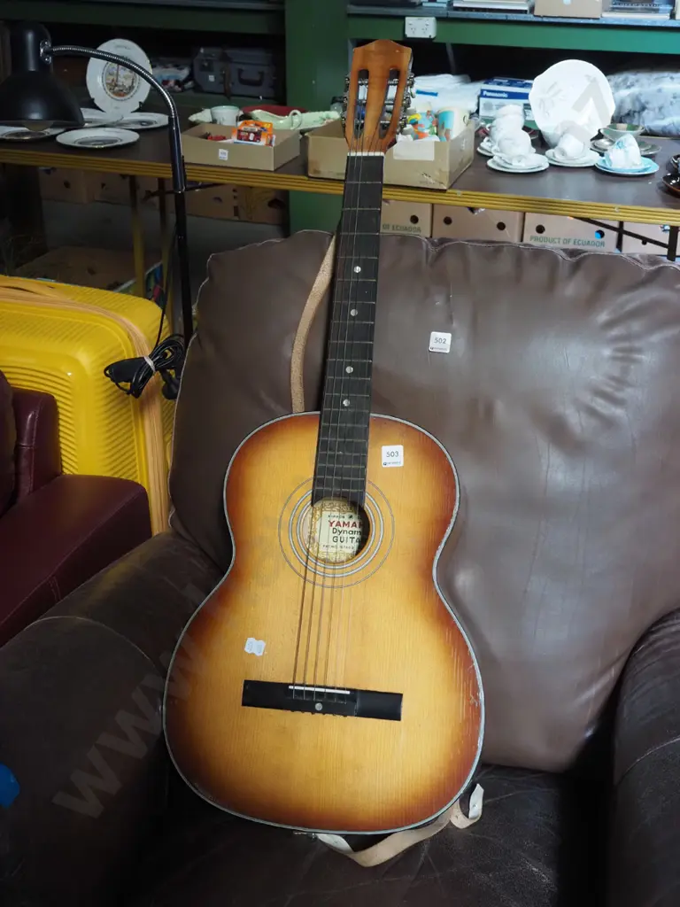 Yamaha acoustic guitar Image 1++