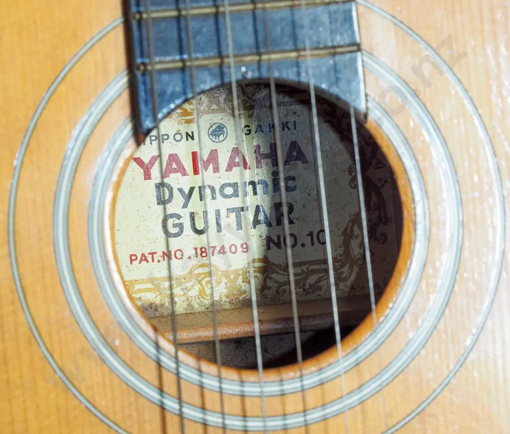 Yamaha acoustic guitar Image 1++