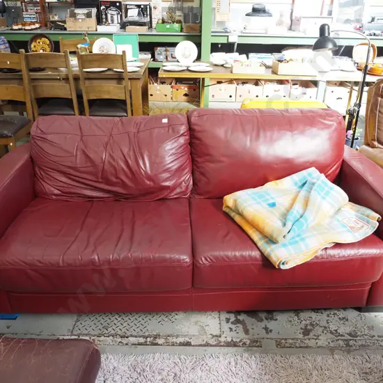 red leather 2 seater settee H820 W1940 D870
