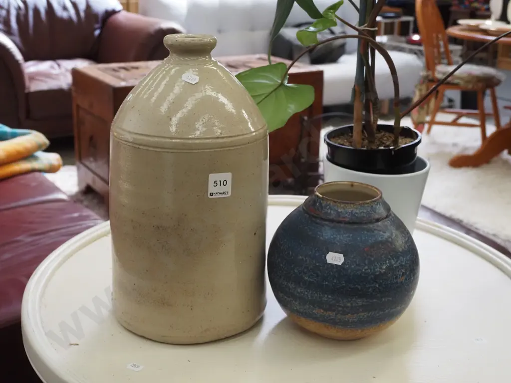 white stoneware crock, pottery bottle H330 Image 1++
