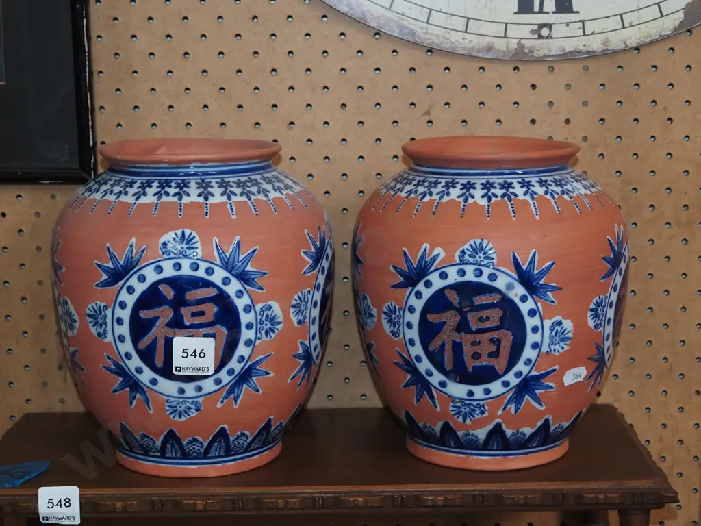 2x Asian terracotta vases H200 Image 1++