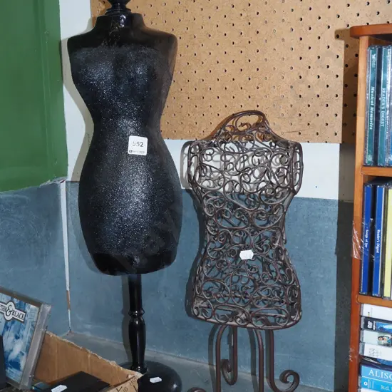 2x female torso jewellery stands H620