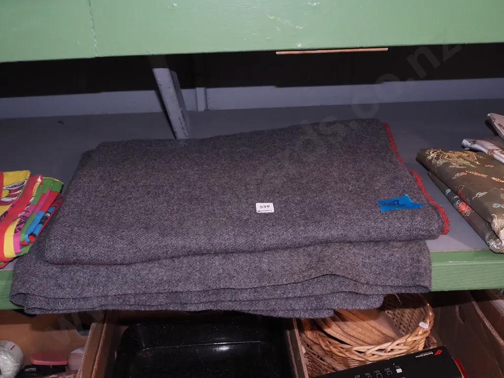 woollen blanket Image 1++