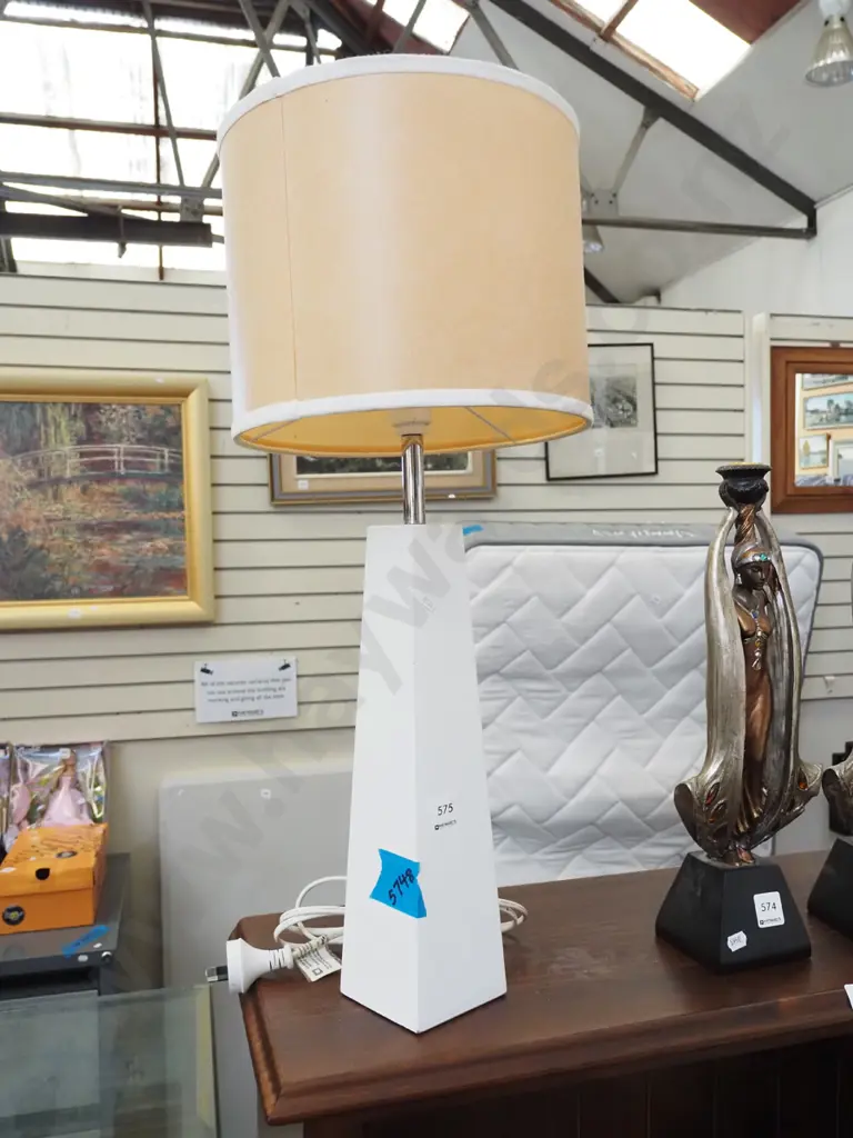 wood based table lamp H620 Image 1++