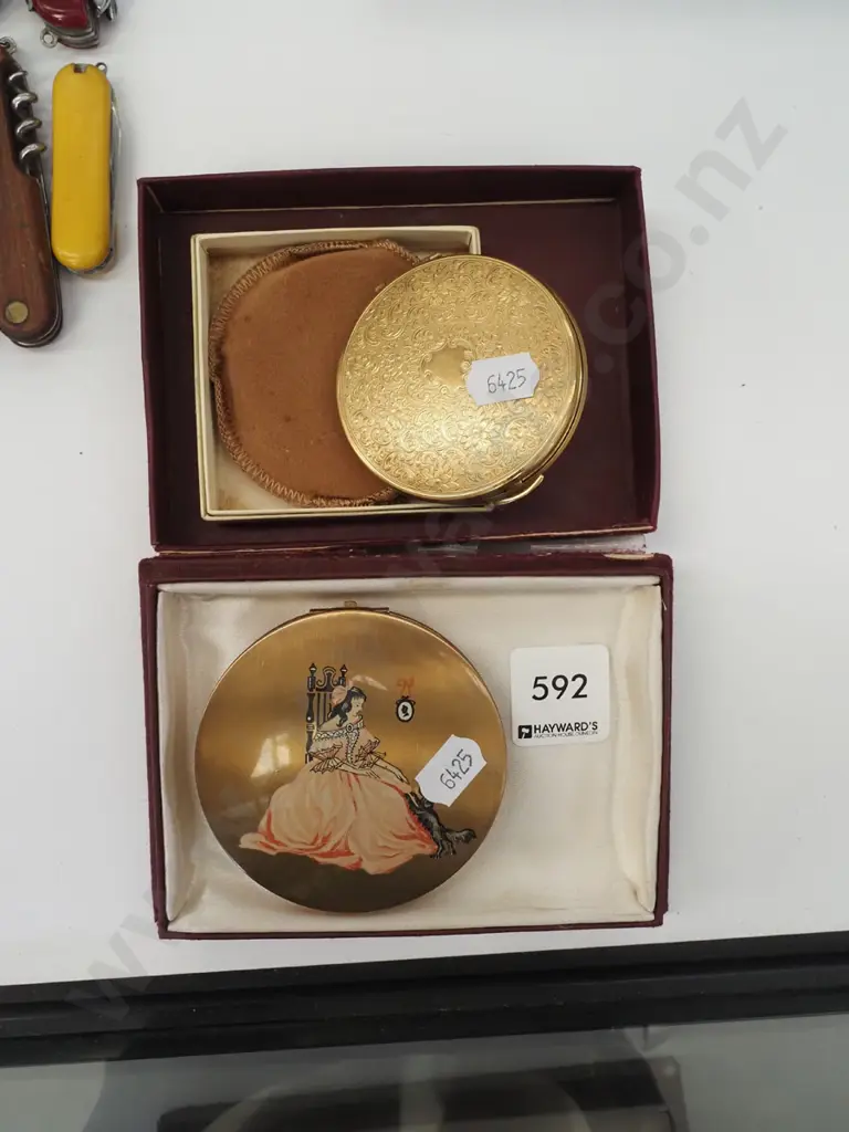 2x cased powder comports Image 1++