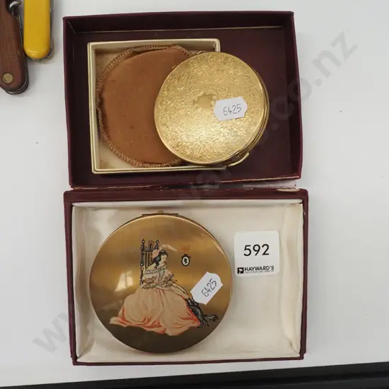 2x cased powder comports