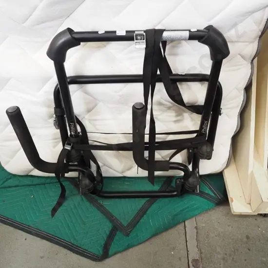 hatchback mounted bike rack