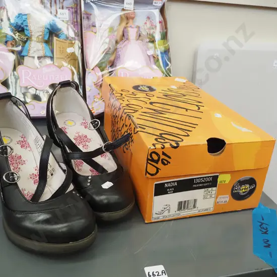 pair of Doc Martens high heel size 6UK shoes