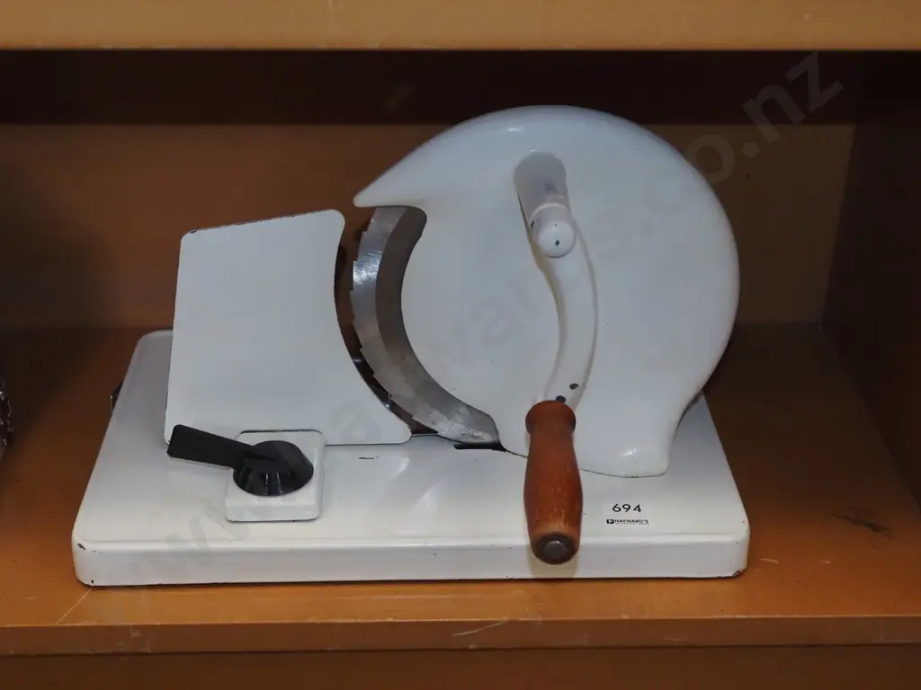 bench top slicer Image 1++