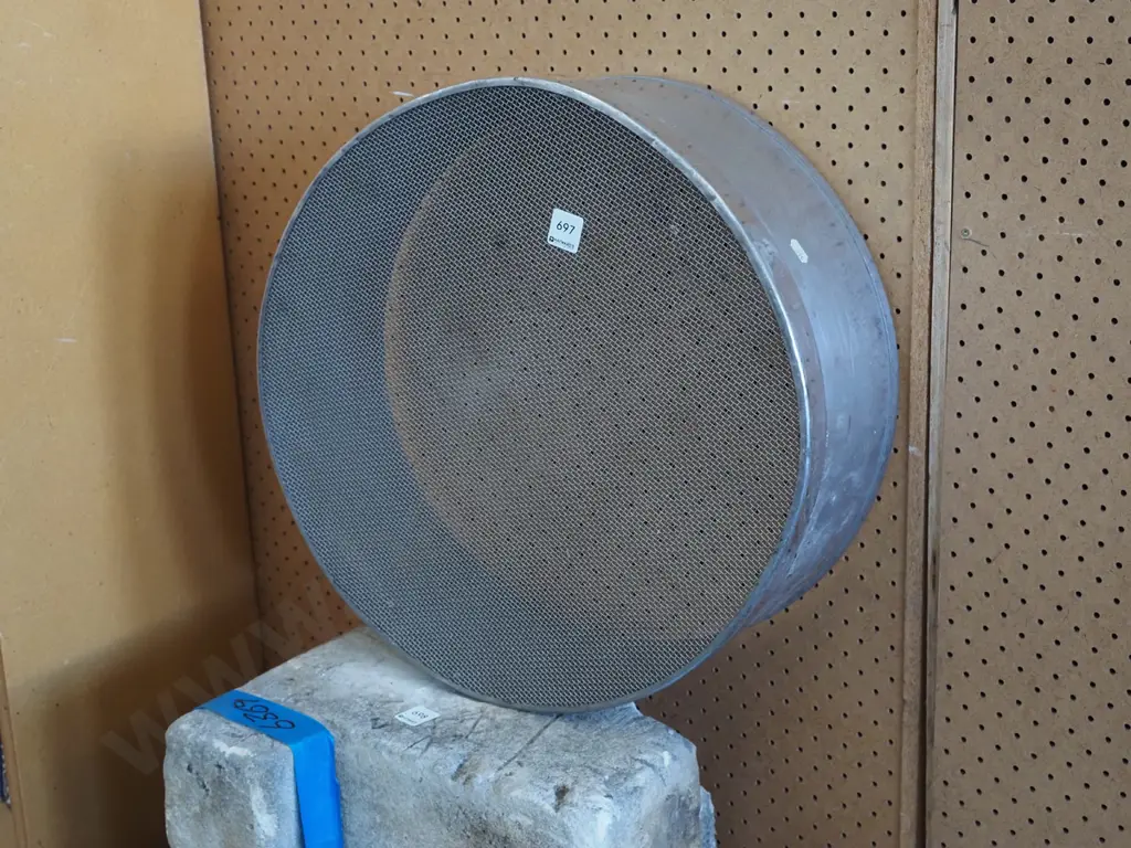 large stainless steel sieve Image 1++