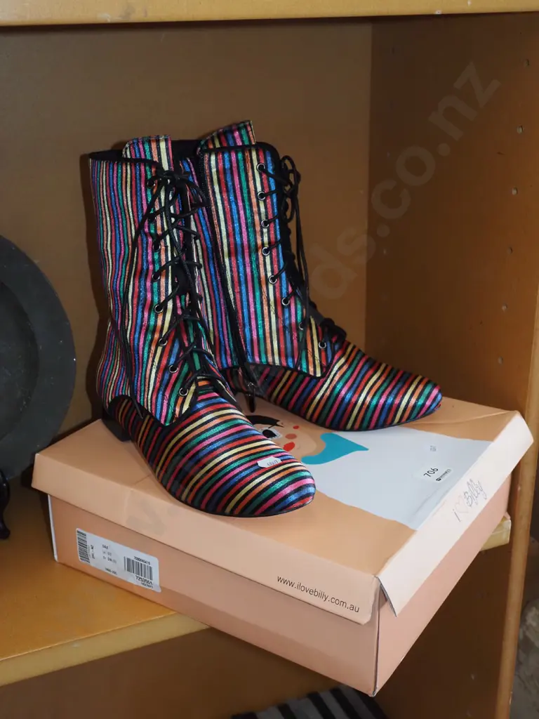 I Love Billy size 39 boots Image 1++