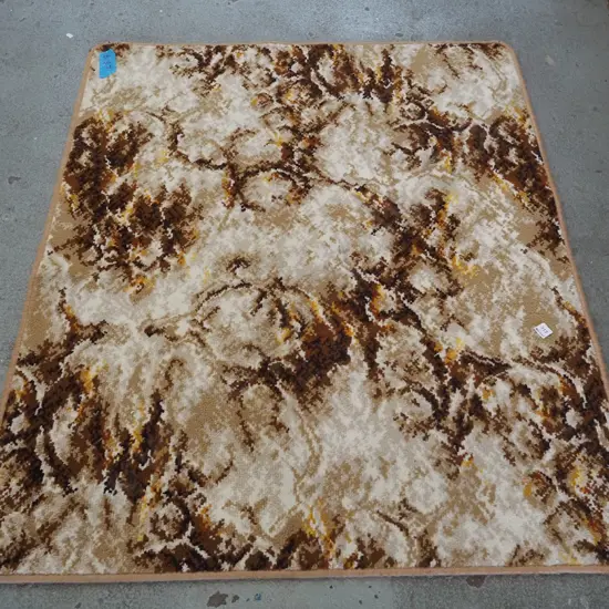 brown and orange edged carpet square L1260 W1040