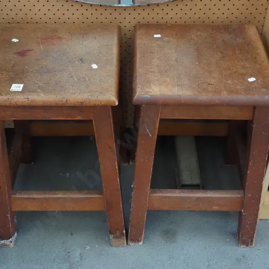 2x rimu stools