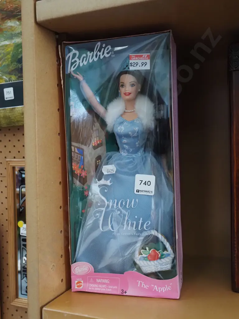 boxed as new Barbie Snow White Image 1++