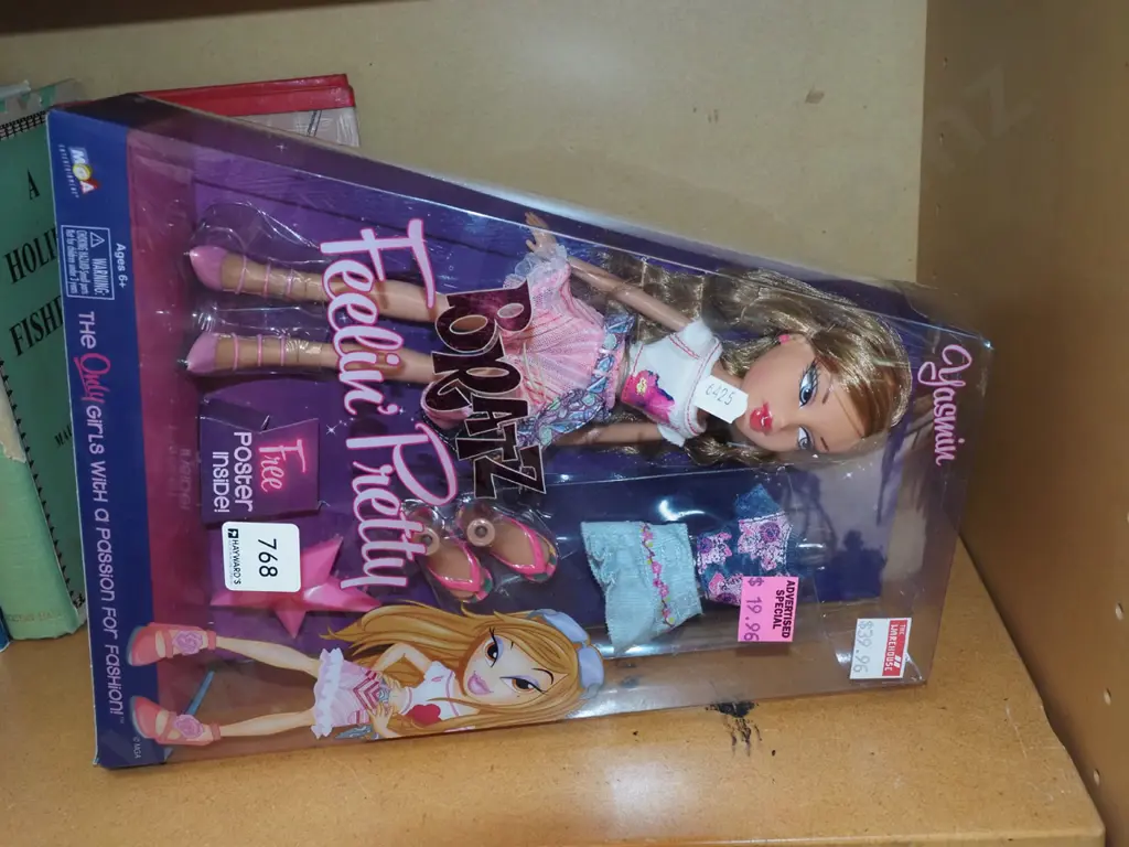 boxed as new Bratz Feelin Pretty doll Image 1++