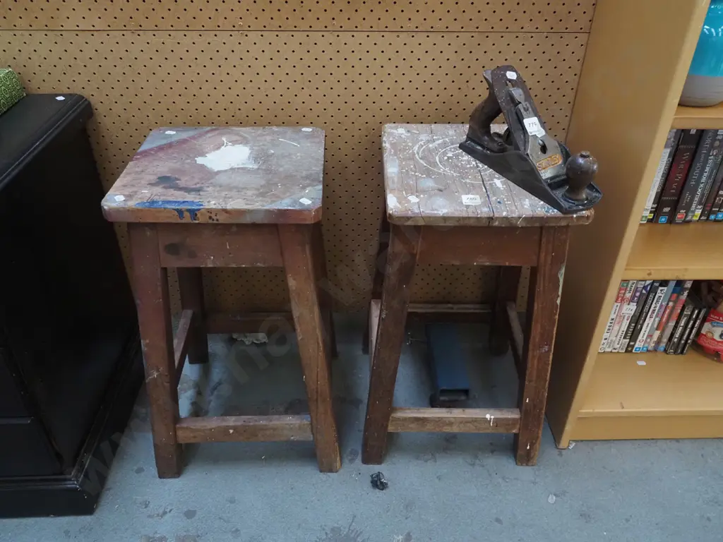 2x rustic wooden stools Image 1++