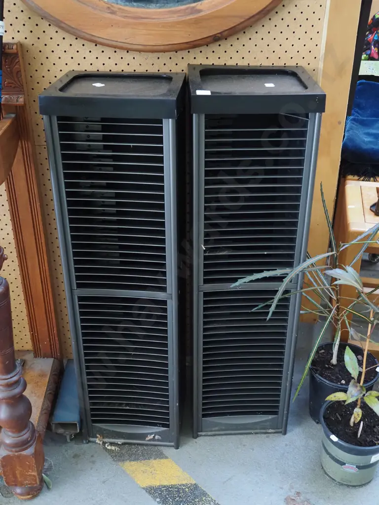 2x plastic DVD towers H875 Image 1++