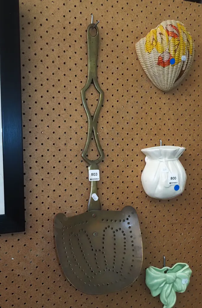 large brass strainer Image 1++