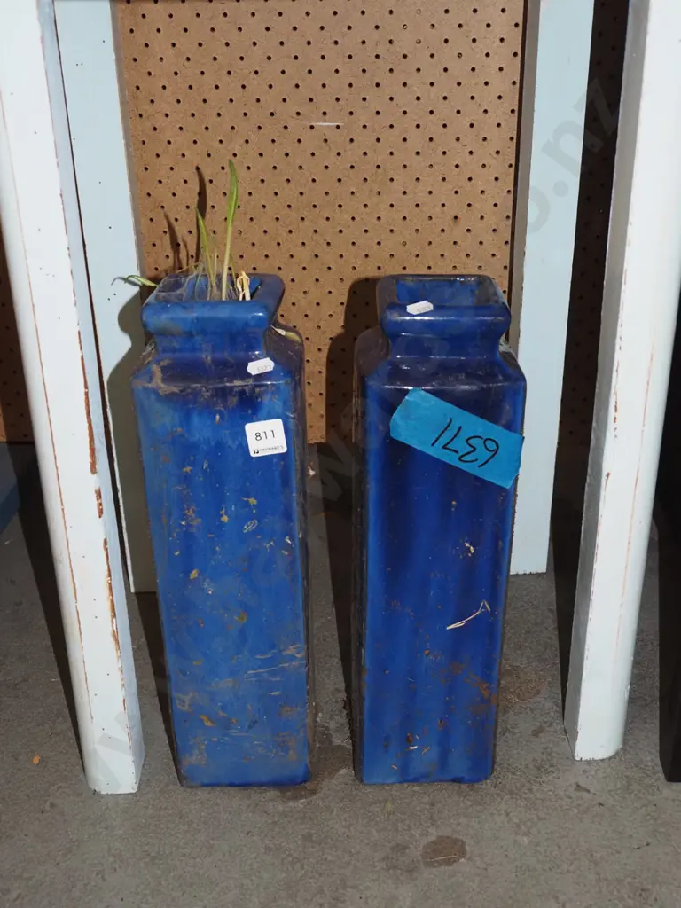 2x rectangular blue glazed vases H400 Image 1++