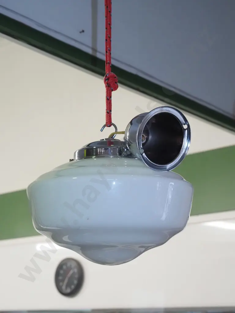 white deco pendant light fitting Image 1++