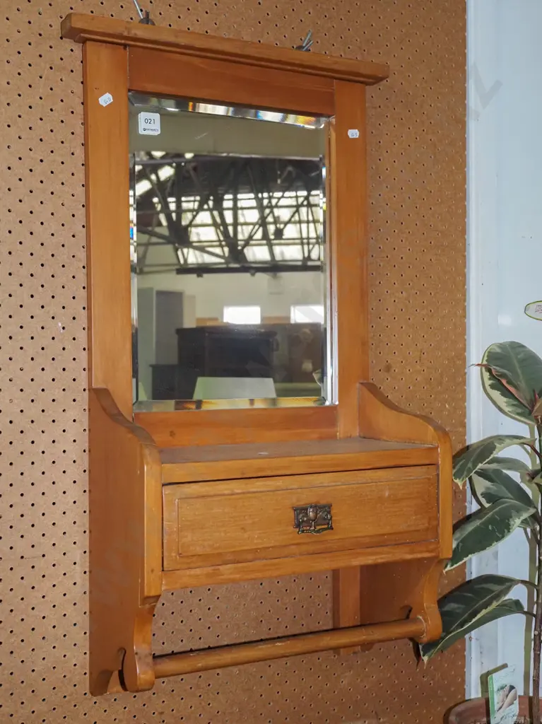 rimu wall mounted bathroom shelf unit Image 1++