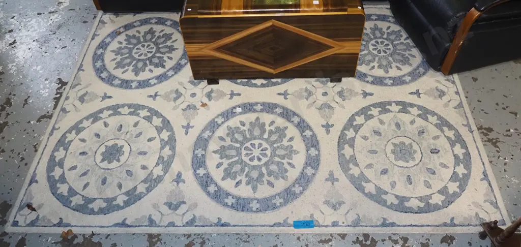 blue and white circular patterned floor mat L2300 W1600 Image 1++