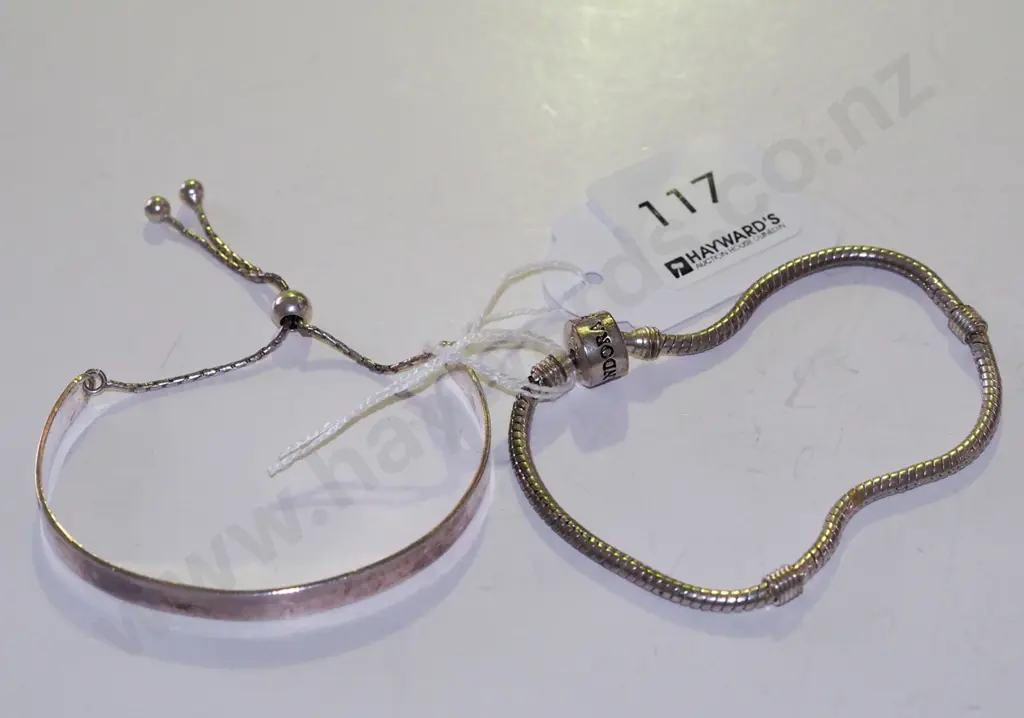 bracelet and bangle Image 1++