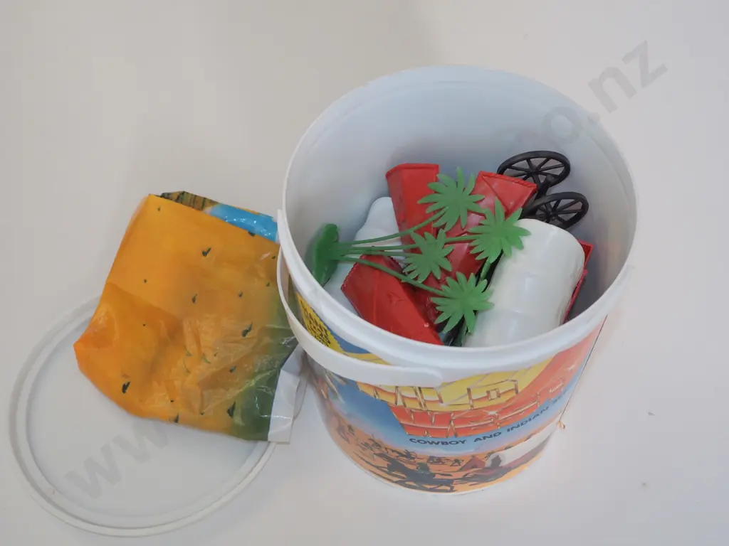 as new plastic tub of cowboy and indian set Image 1++