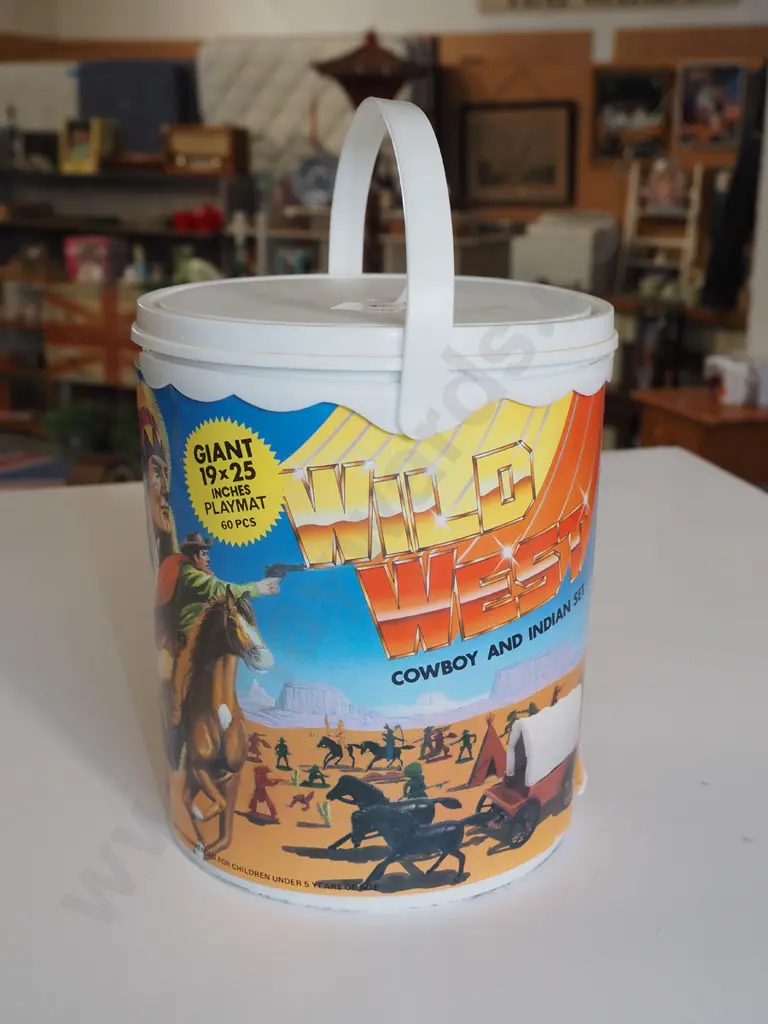 as new plastic tub of cowboy and indian set Image 1++