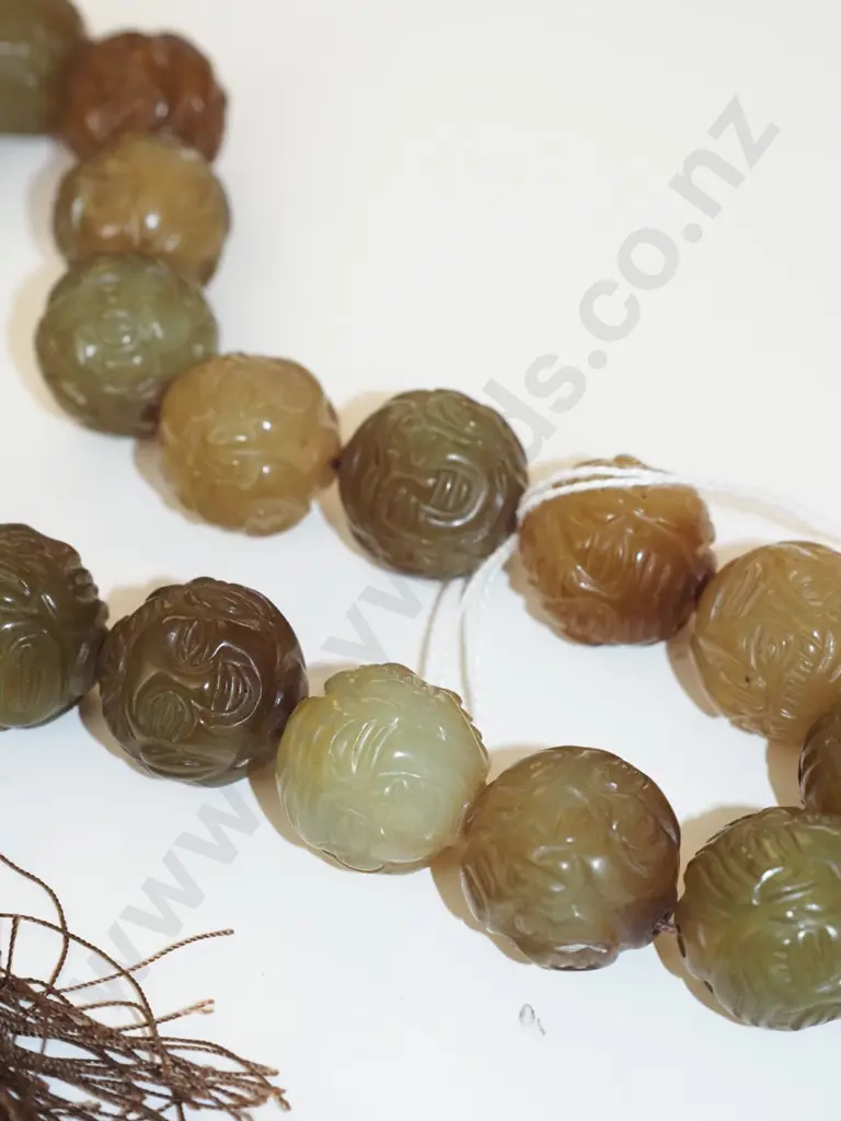 heavy beaded glass necklace Image 1++