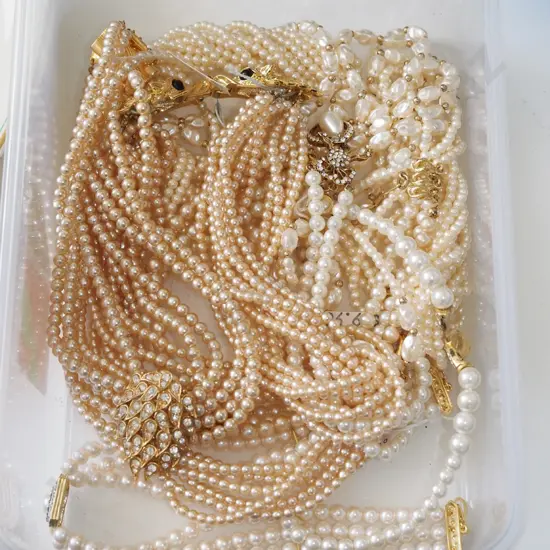 tray of costume necklaces 