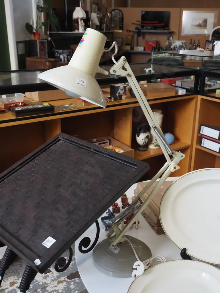 anglepoise lamp - faults Image 1++