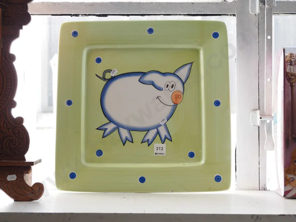 large pig themed ashet H370 W370 Image 1++