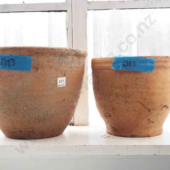 2x terracotta planters H240