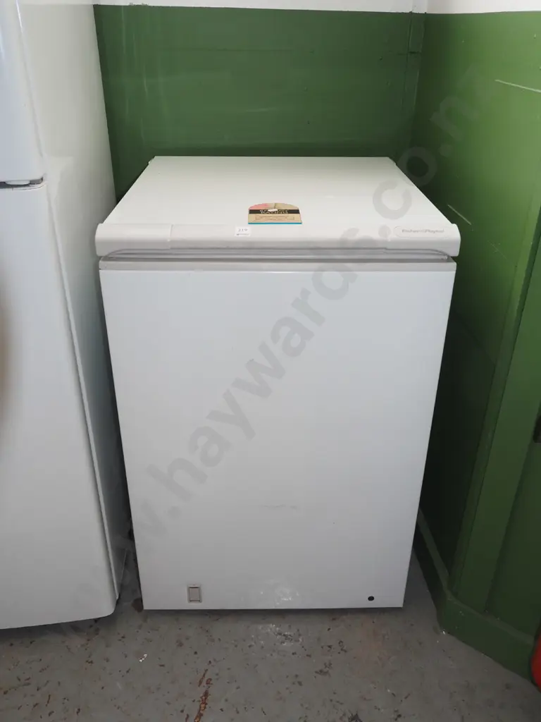 small F&P chest freezer H900 W600 D650 Image 1++