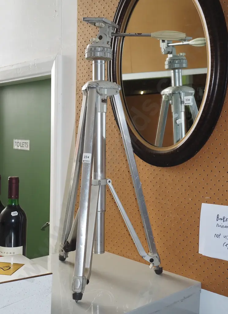 camera tripod Image 1++
