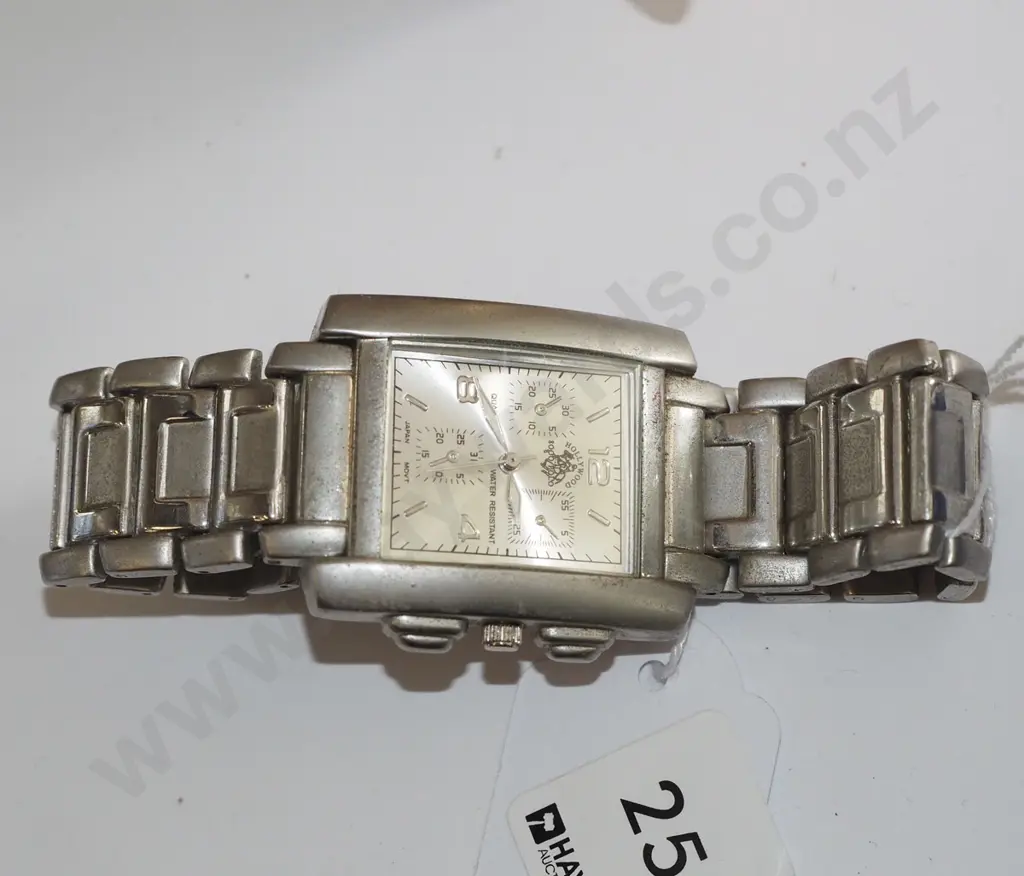 wristwatch Image 1++